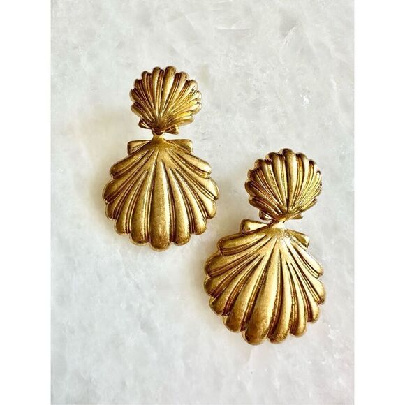 Gold mermaid double clamshell dangle earrings  - Picture 3 of 3